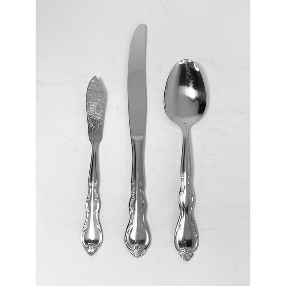 Towle Supreme ROMANCE, 15-Piece Stainless 18/0 Flatware Set, Glossy Korea - Picture 3 of 5